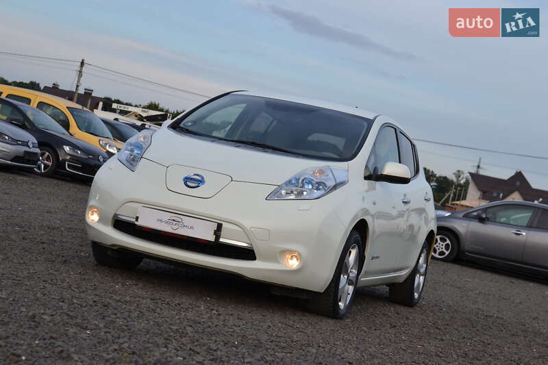 Хэтчбек Nissan Leaf 2012 в Луцке