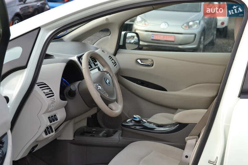 Хэтчбек Nissan Leaf 2012 в Луцке