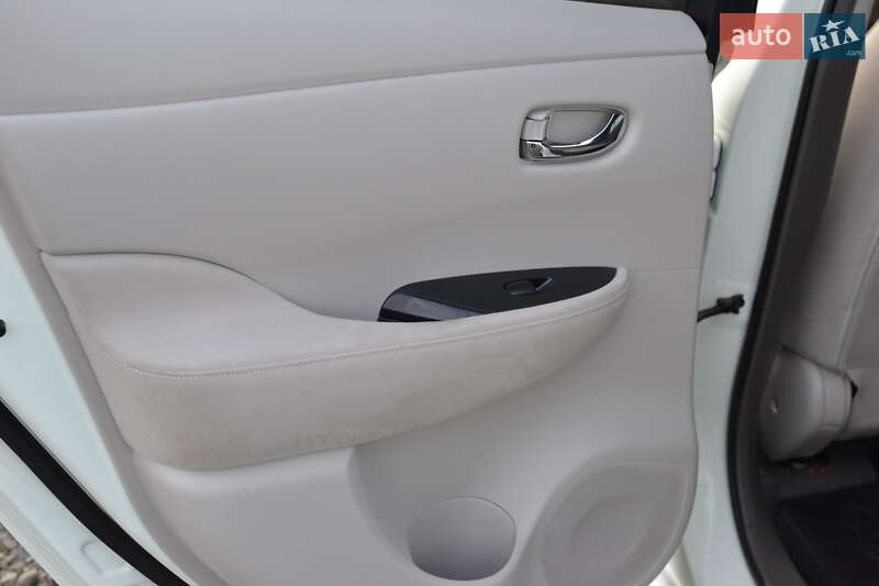 Хэтчбек Nissan Leaf 2012 в Луцке