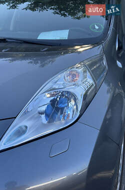 Хэтчбек Nissan Leaf 2014 в 