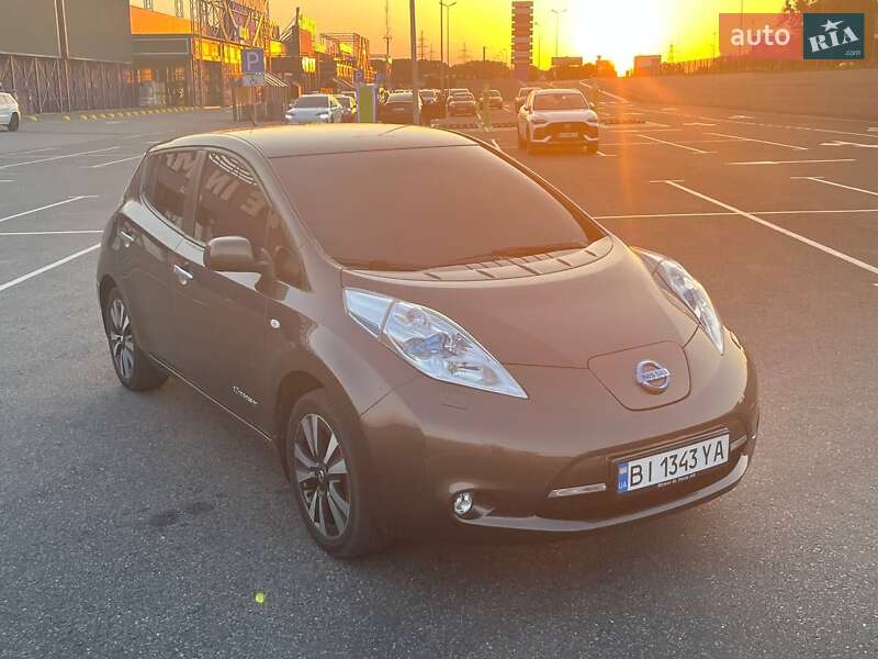 Хэтчбек Nissan Leaf 2016 в Полтаве