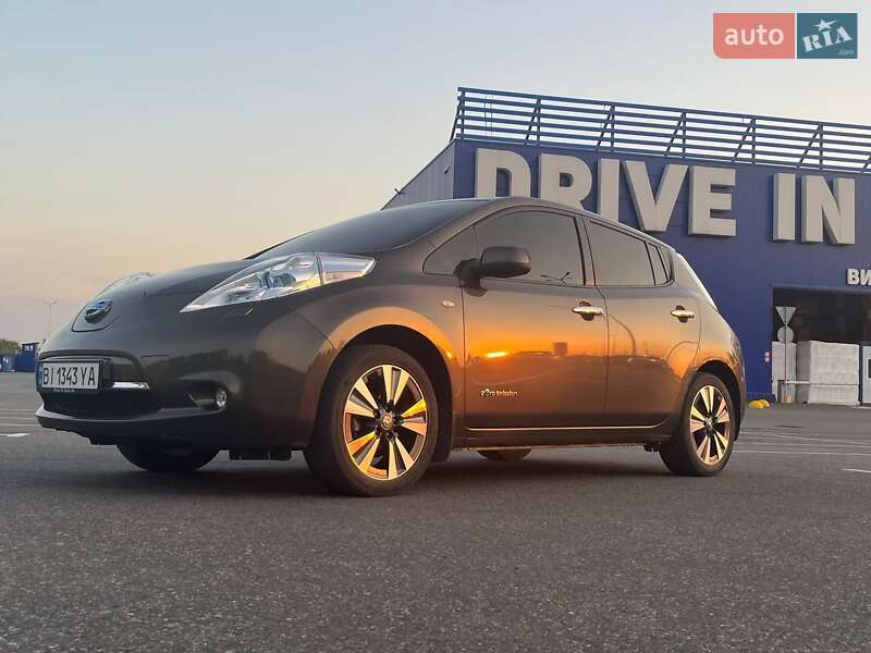 Хэтчбек Nissan Leaf 2016 в Полтаве