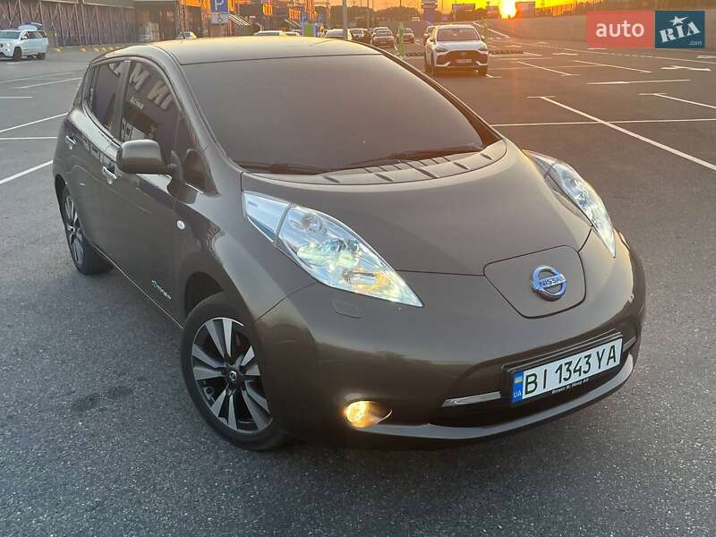 Хэтчбек Nissan Leaf 2016 в Полтаве