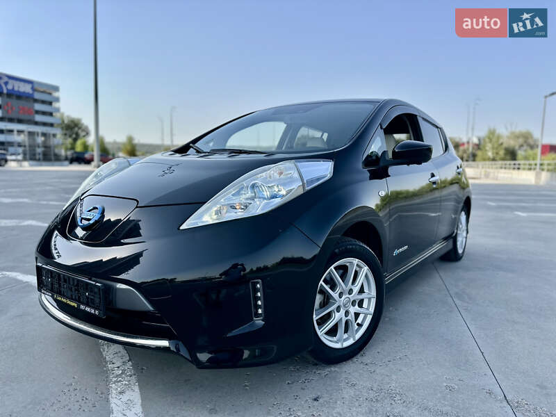 Хэтчбек Nissan Leaf 2016 в Киеве