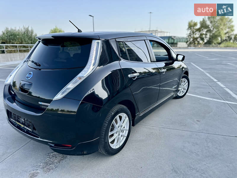Хэтчбек Nissan Leaf 2016 в Киеве