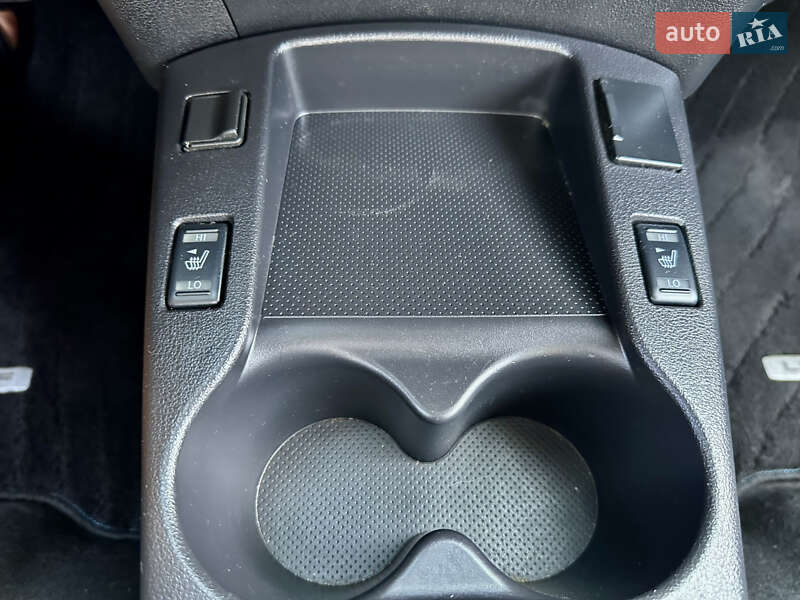 Хэтчбек Nissan Leaf 2016 в Киеве