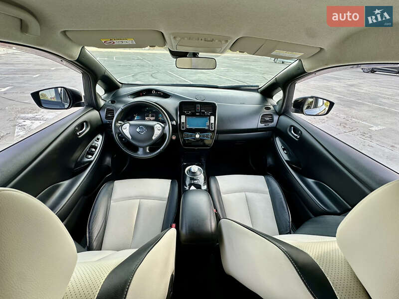 Хэтчбек Nissan Leaf 2016 в Киеве