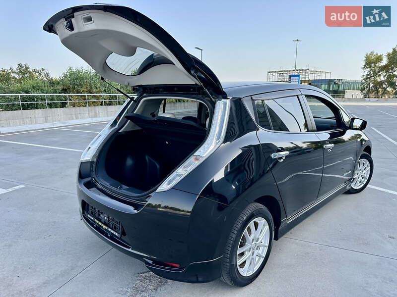 Хэтчбек Nissan Leaf 2016 в Киеве