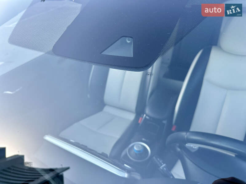 Хэтчбек Nissan Leaf 2016 в Киеве