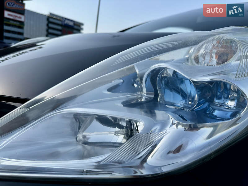 Хэтчбек Nissan Leaf 2016 в Киеве