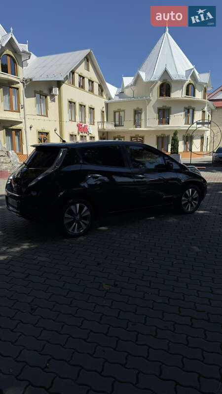 Хэтчбек Nissan Leaf 2015 в Заболотове