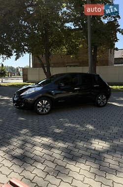 Хэтчбек Nissan Leaf 2015 в Заболотове
