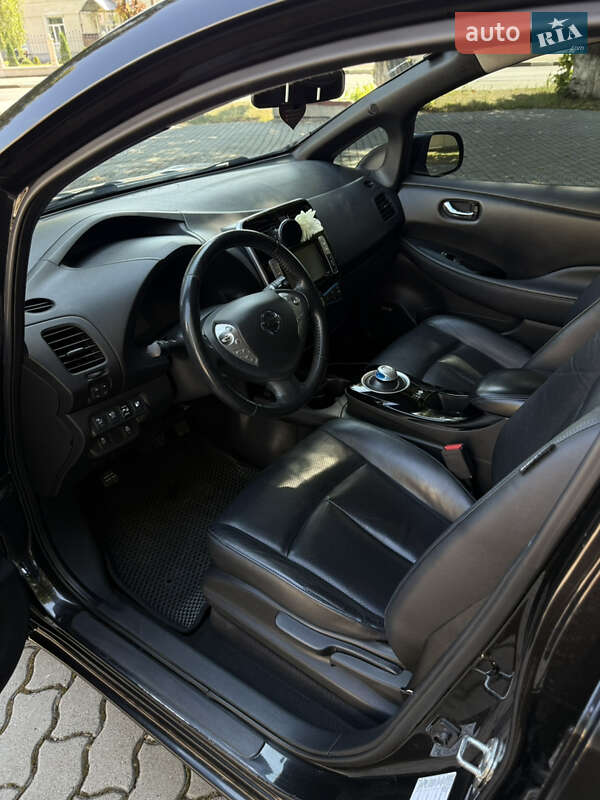 Хэтчбек Nissan Leaf 2015 в Заболотове
