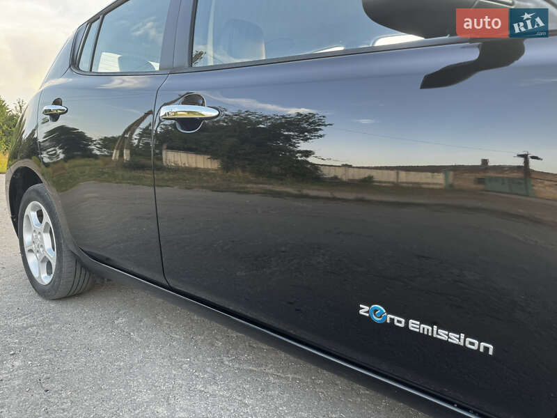 Хэтчбек Nissan Leaf 2013 в Тульчине