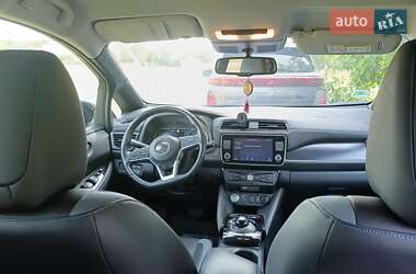 Хэтчбек Nissan Leaf 2020 в 