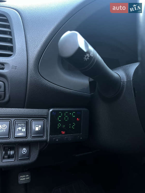 Хэтчбек Nissan Leaf 2013 в Киеве