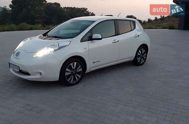 Хетчбек Nissan Leaf 2015 в Чернівцях