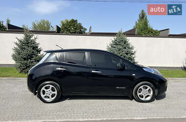 Хэтчбек Nissan Leaf 2012 в 