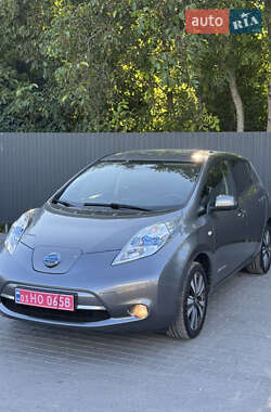 Хетчбек Nissan Leaf 2015 в Кам'янець-Подільському