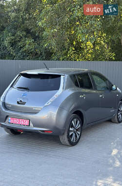 Хетчбек Nissan Leaf 2015 в 