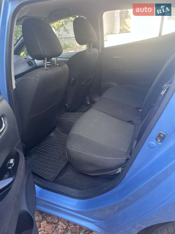 Хэтчбек Nissan Leaf 2013 в Львове фото 5 Хэтчбек Nissan Leaf 2013 в Львове