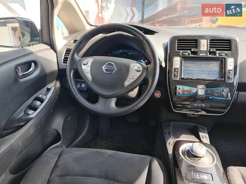 Хэтчбек Nissan Leaf 2016 в Киеве