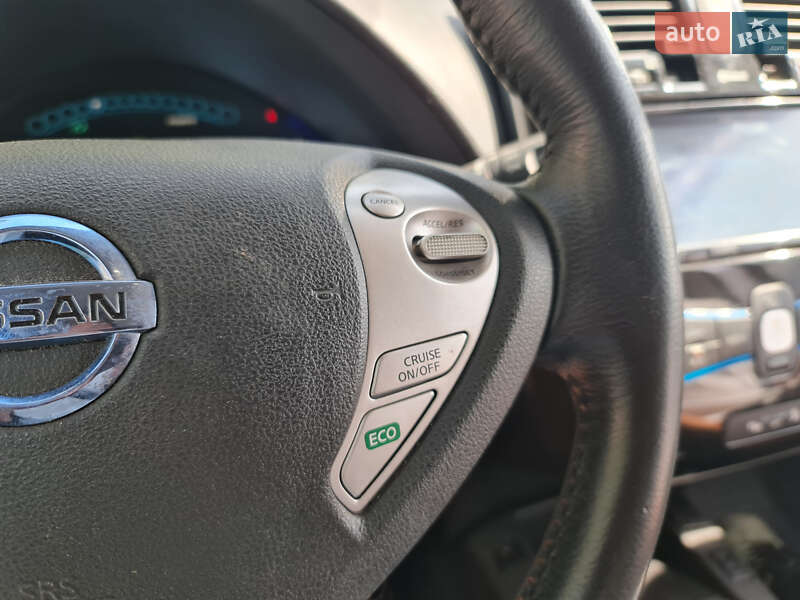 Хэтчбек Nissan Leaf 2016 в Киеве