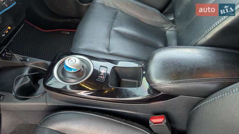 Хэтчбек Nissan Leaf 2013 в Луцке фото 30 Хэтчбек Nissan Leaf 2013 в Луцке