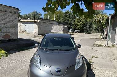 Хэтчбек Nissan Leaf 2015 в Запорожье