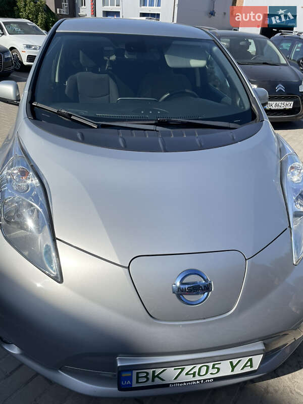 Хэтчбек Nissan Leaf 2014 в Ровно фото 3 Хэтчбек Nissan Leaf 2014 в Ровно