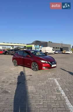 Хэтчбек Nissan Leaf 2019 в 