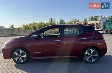 Хэтчбек Nissan Leaf 2019 в 