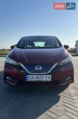 Хэтчбек Nissan Leaf 2019 в 