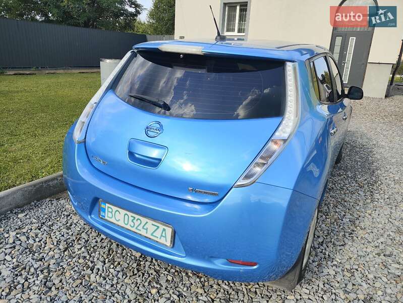 Хэтчбек Nissan Leaf 2013 в Дрогобыче