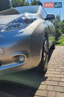 Хэтчбек Nissan Leaf 2015 в 