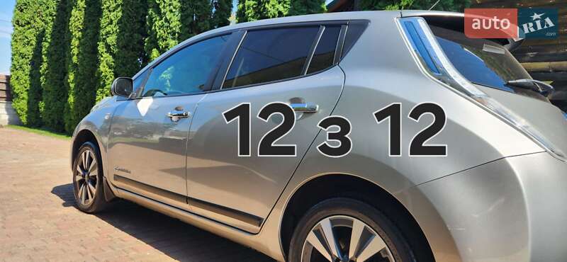 Хэтчбек Nissan Leaf 2015 в 