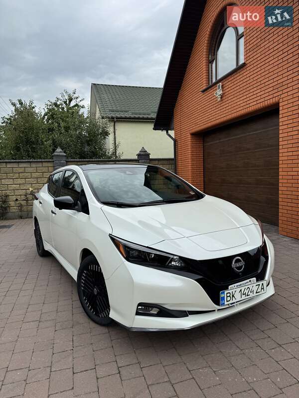 Хэтчбек Nissan Leaf 2023 в Ровно