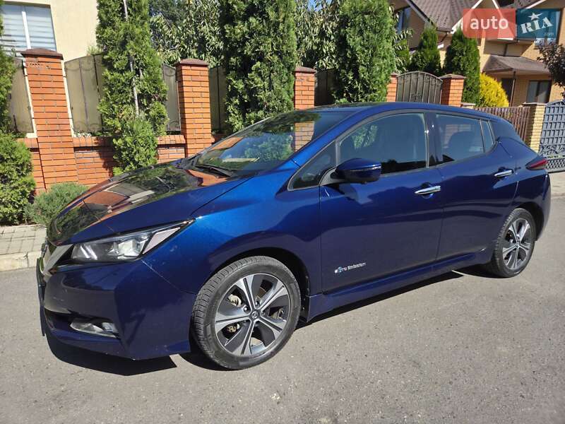 Хэтчбек Nissan Leaf 2019 в Хмельницком