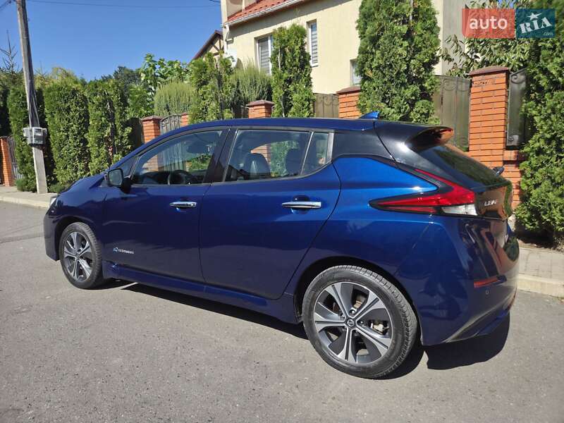 Хэтчбек Nissan Leaf 2019 в Хмельницком