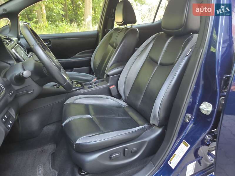 Хэтчбек Nissan Leaf 2019 в Хмельницком