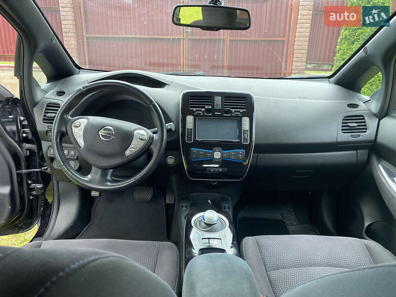 Хэтчбек Nissan Leaf 2013 в Львове