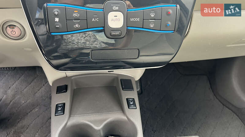 Хэтчбек Nissan Leaf 2012 в Кременчуге