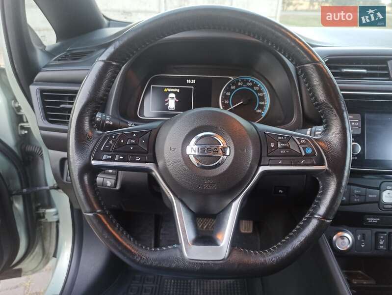 Хэтчбек Nissan Leaf 2018 в Виннице
