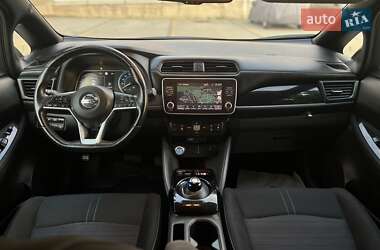 Хэтчбек Nissan Leaf 2021 в 