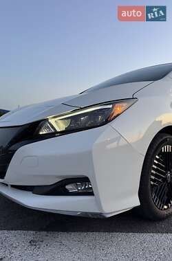 Хэтчбек Nissan Leaf 2023 в Ровно