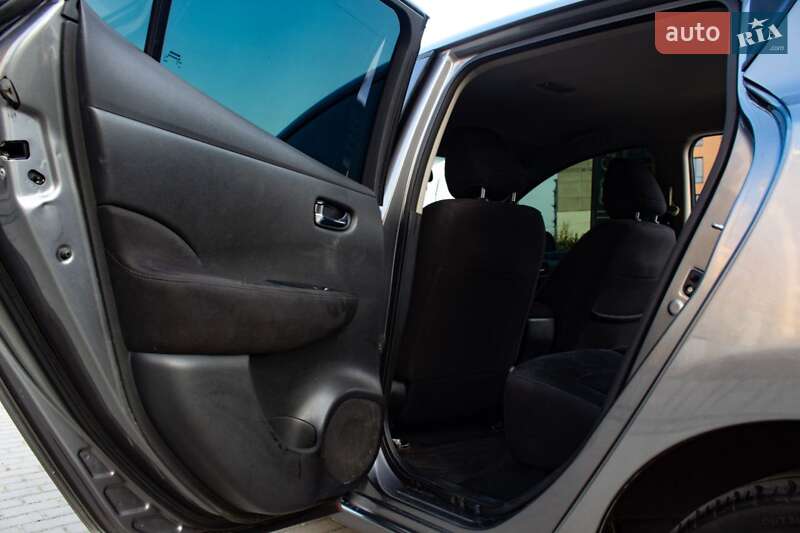 Хэтчбек Nissan Leaf 2016 в Львове