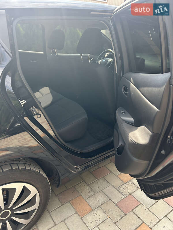 Хэтчбек Nissan Leaf 2013 в Днепре