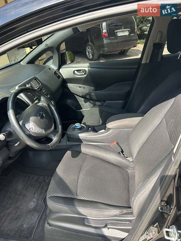 Хэтчбек Nissan Leaf 2013 в Днепре