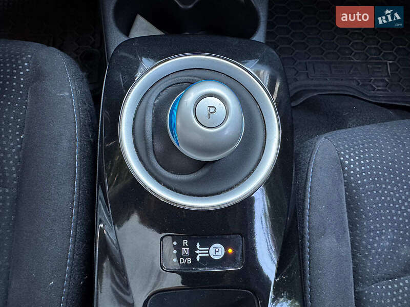 Хэтчбек Nissan Leaf 2016 в Киеве