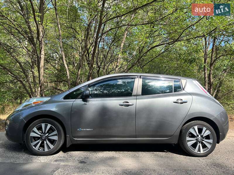 Хэтчбек Nissan Leaf 2016 в Каменском фото 4 Хэтчбек Nissan Leaf 2016 в Каменском